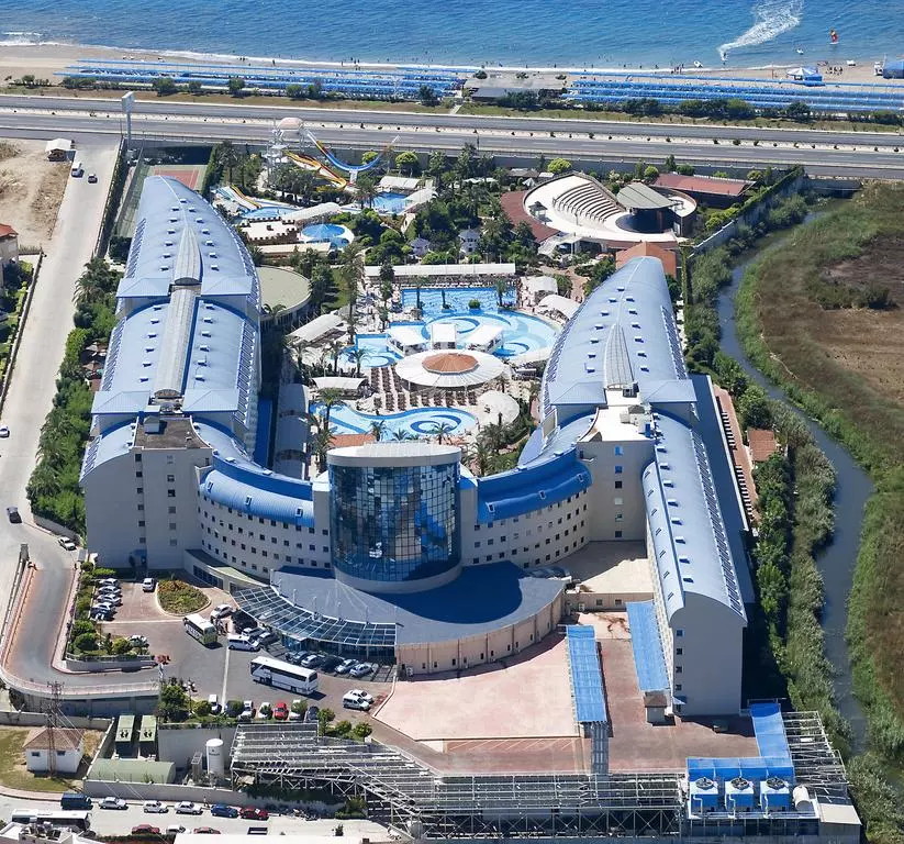 Crystal Admiral Resort Suites & SPACrystal Admiral Resort Suites & SPA
